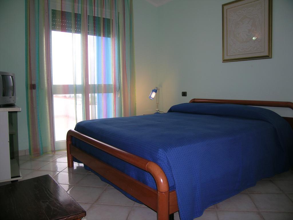 Villa Acquamarina Calasetta Szoba fotó